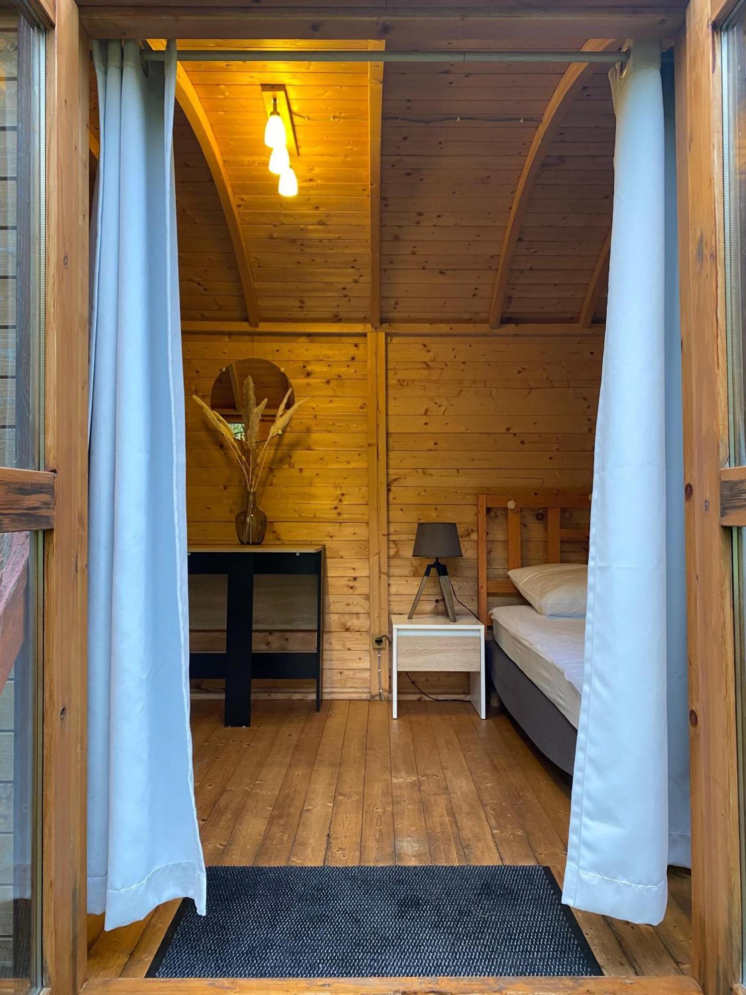Camping-Chalets La Faviere Lac-des-Rouges-Truites Kültér fotó